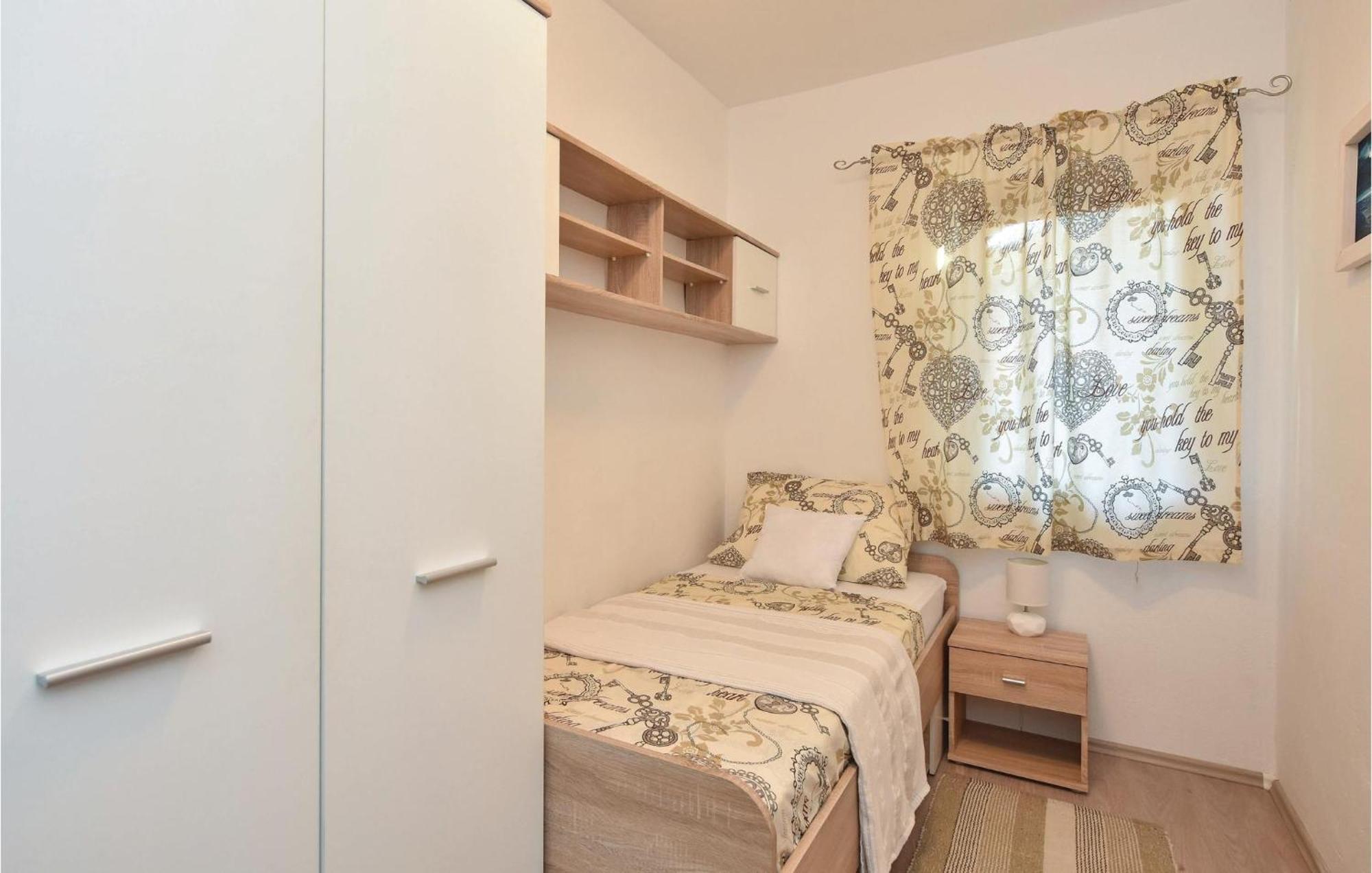 Lovely Home In Split With Jacuzzi Luaran gambar