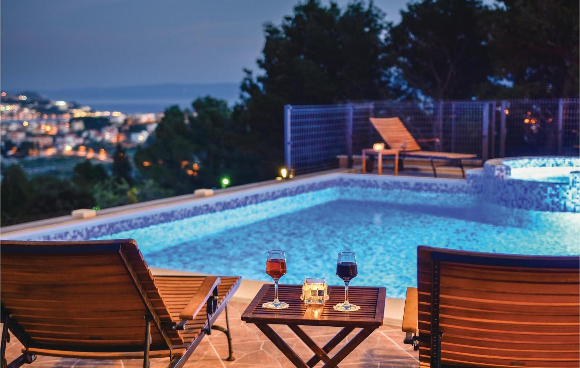 Lovely Home In Split With Jacuzzi Luaran gambar