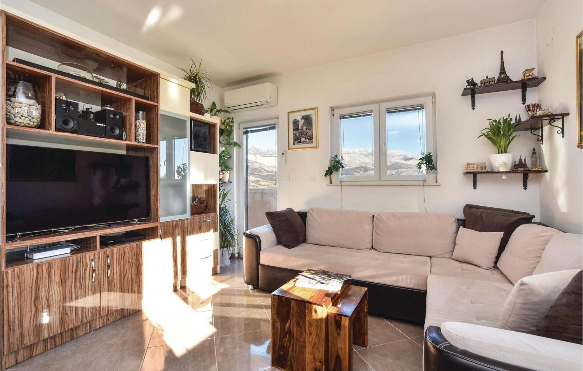 Lovely Home In Split With Jacuzzi Luaran gambar