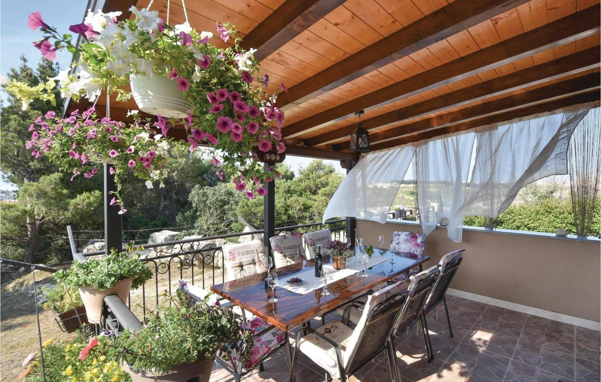 Lovely Home In Split With Jacuzzi Luaran gambar