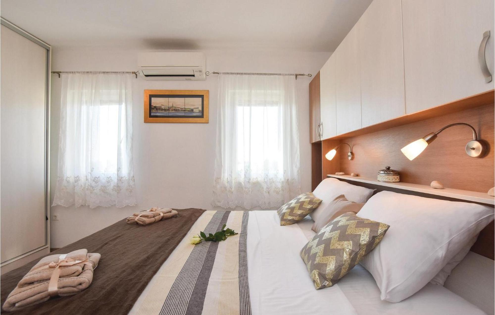 Lovely Home In Split With Jacuzzi Luaran gambar