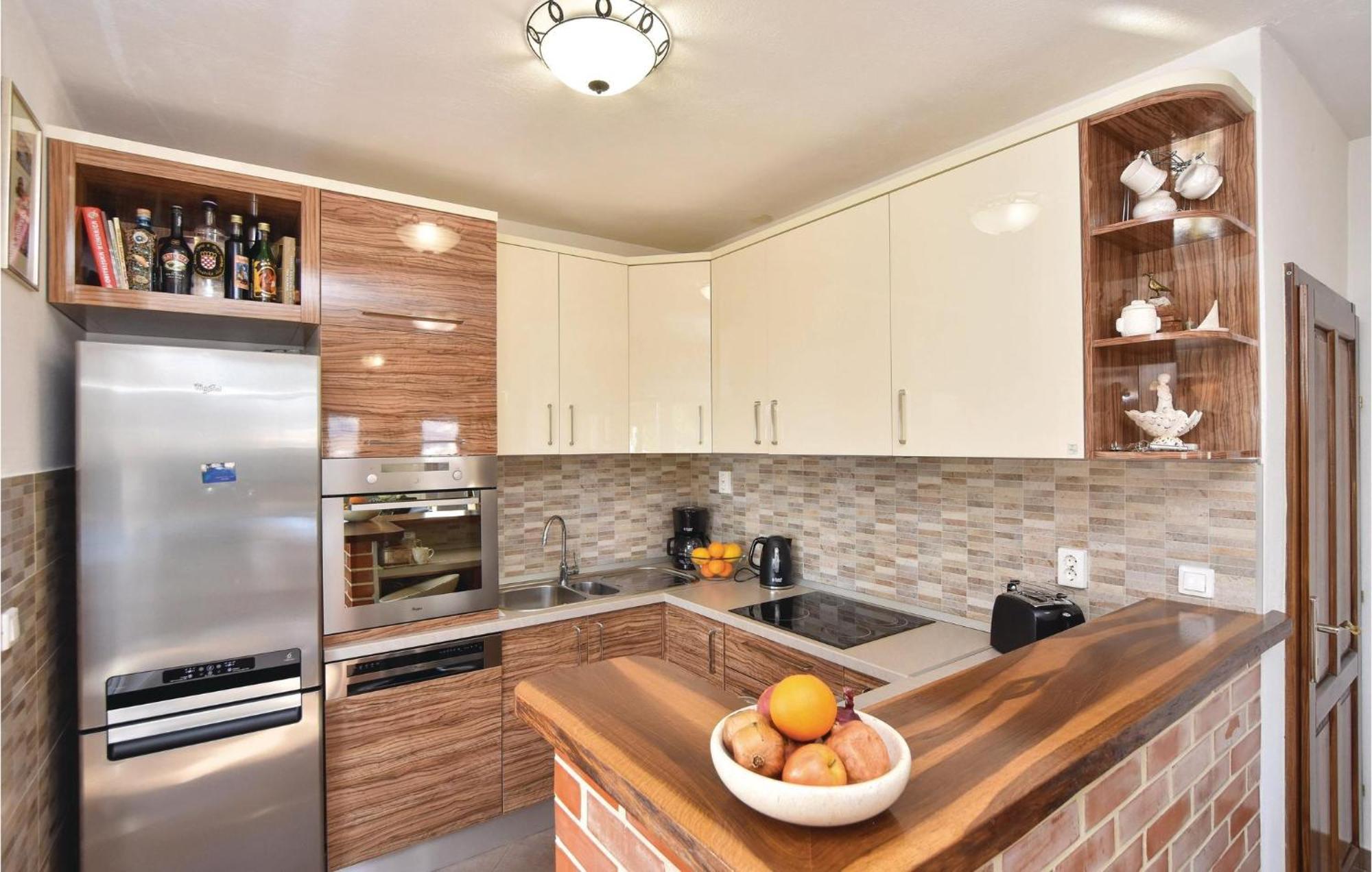 Lovely Home In Split With Jacuzzi Luaran gambar
