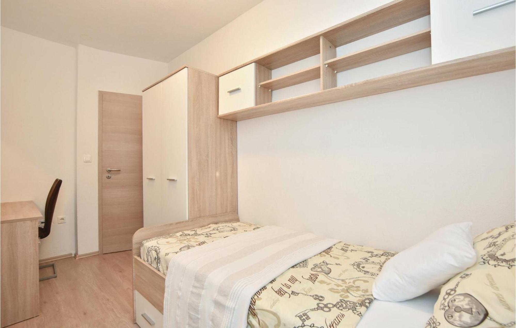 Lovely Home In Split With Jacuzzi Luaran gambar